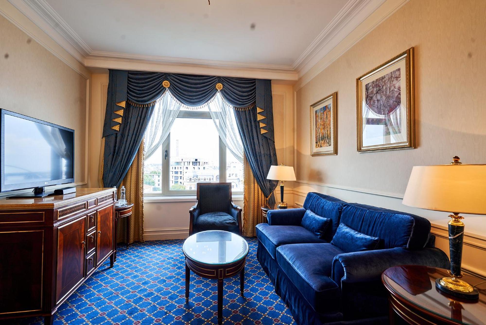 Fairmont Grand Hotel Kiev Buitenkant foto